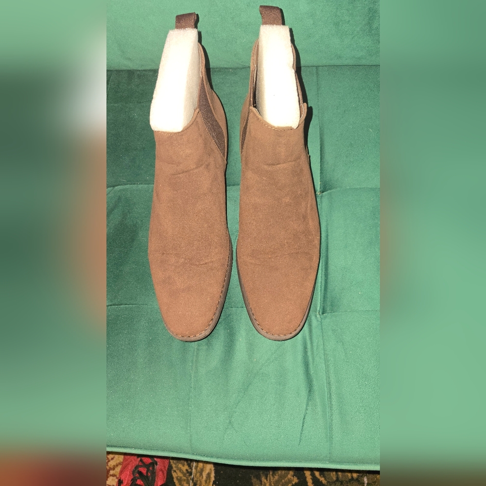 Brown Suede Chukka Boots with Crepe Soles